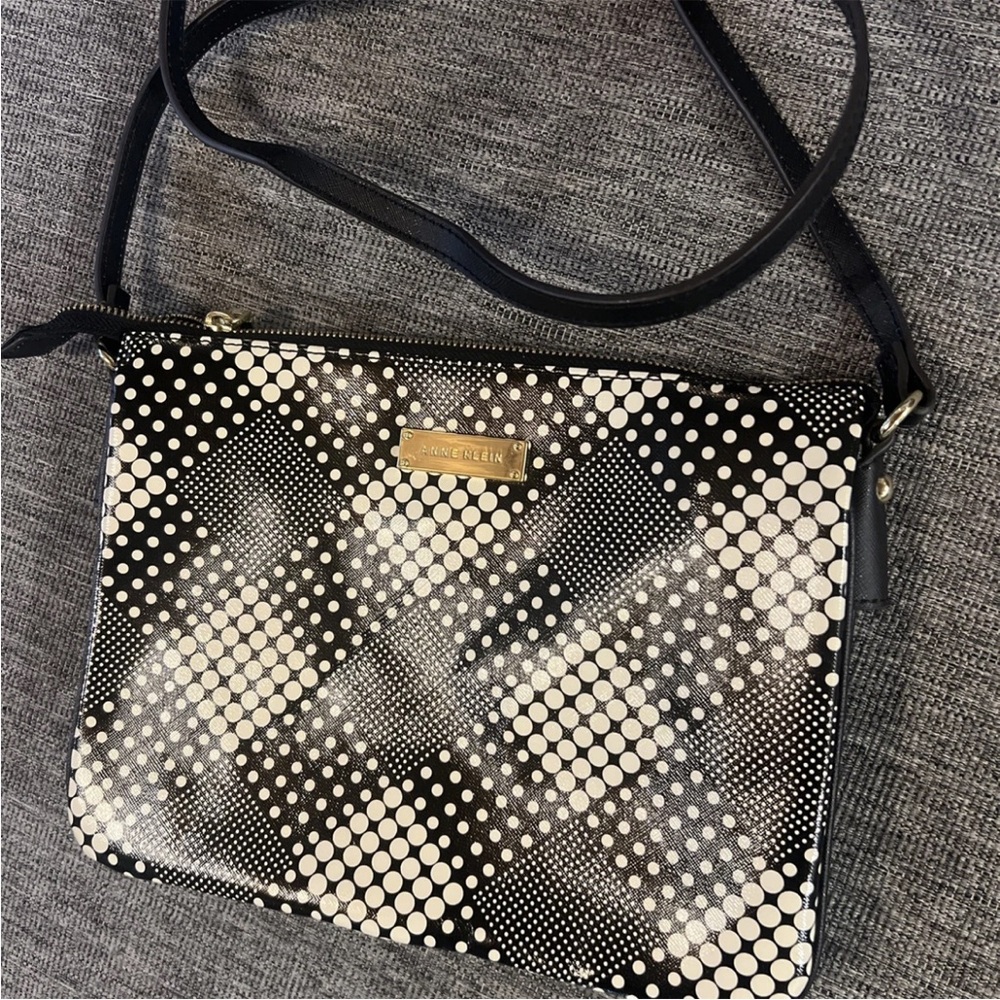 Anne Klein Crossbody Vegan Bag Women's Black & White Geometric Print EUC